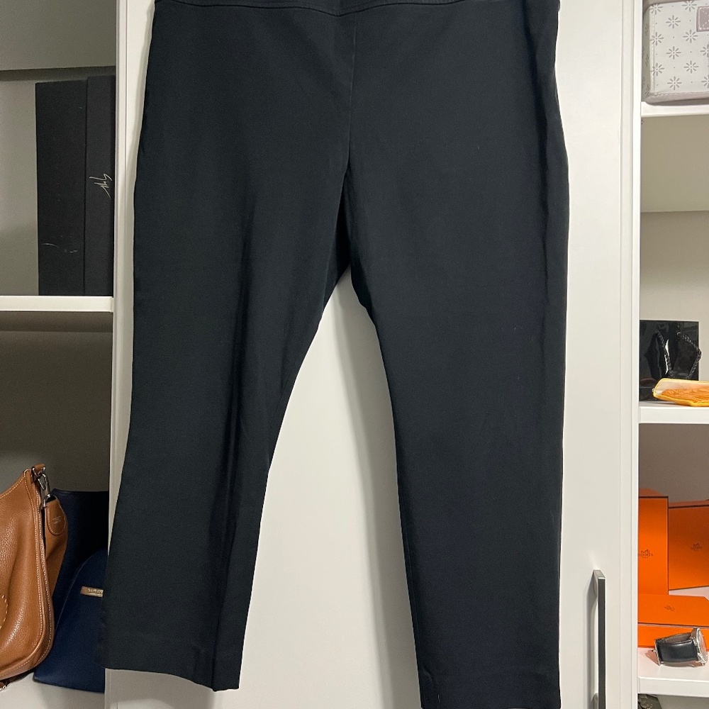 Lauren Ralph Lauren, Size 16, black capris with side clasp